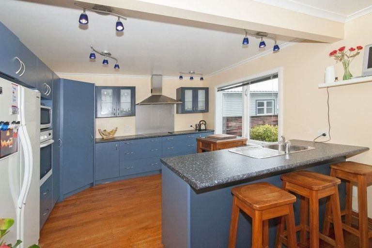 Photo of property in 114 Wainuiomata Road, Wainuiomata, Lower Hutt, 5014