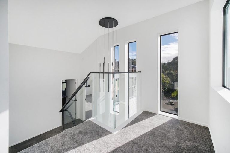 Photo of property in 4 Pleasant Way, Matakatia, Whangaparaoa, 0930