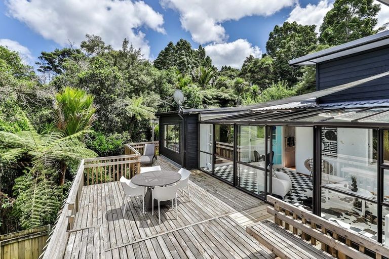 Photo of property in 37 York Road, Titirangi, Auckland, 0604