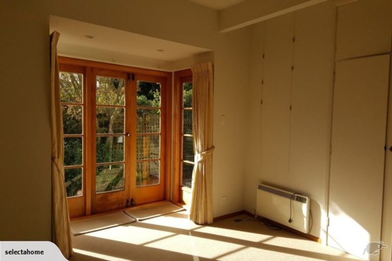 Photo of property in 12 Maire Street, Eastbourne, Lower Hutt, 5013