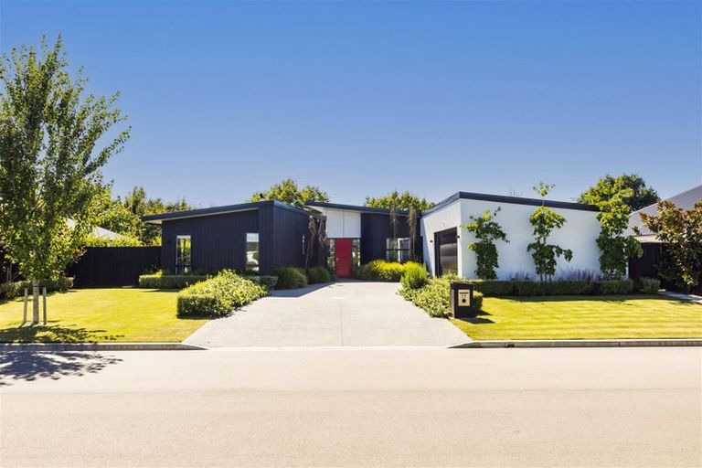 Photo of property in 17 Lewis Close, Rangiora, 7400