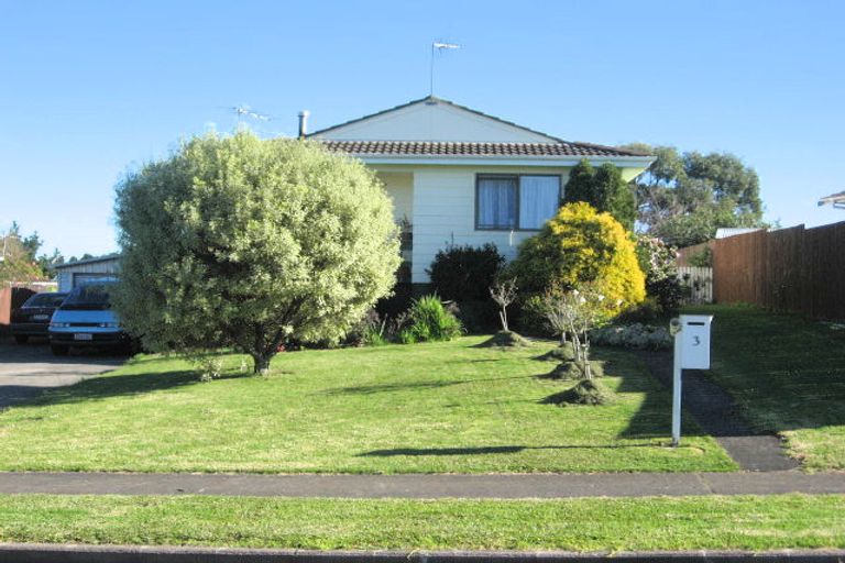 Photo of property in 3 Cade Place, Weymouth, Auckland, 2103
