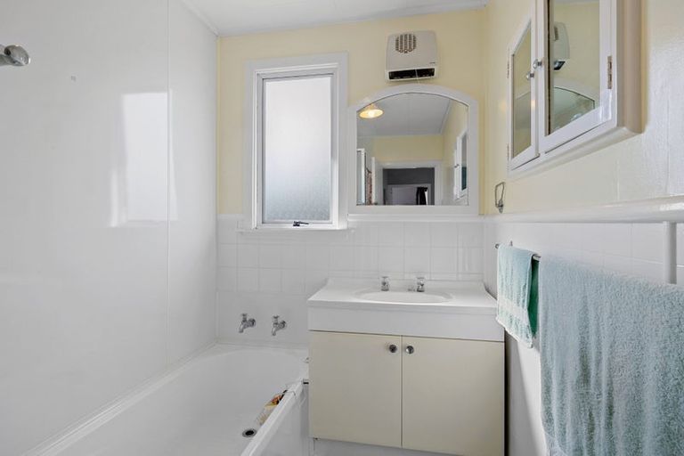 Photo of property in 13 Hori Street, Vogeltown, New Plymouth, 4310