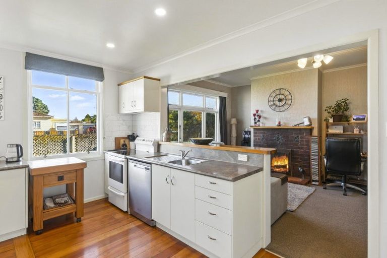 Photo of property in 2 Weraroa Road, Levin, 5510
