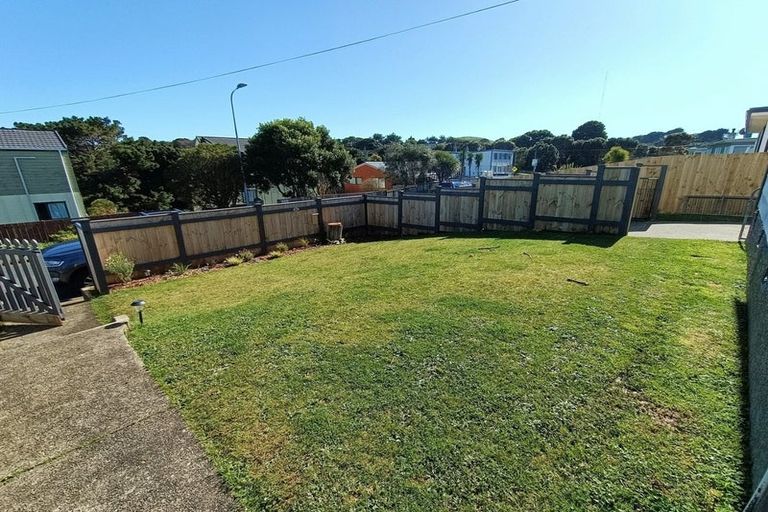 Photo of property in 9 Morere Street, Titahi Bay, Porirua, 5022