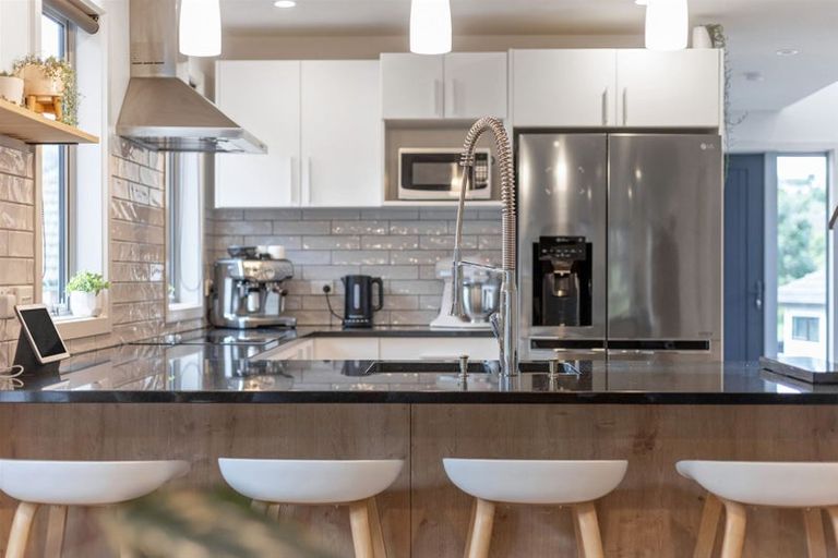 Photo of property in 122a Main Road, Titahi Bay, Porirua, 5022