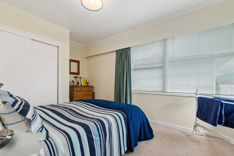 Photo of property in 9 Neri Crescent, Pomare, Rotorua, 3015