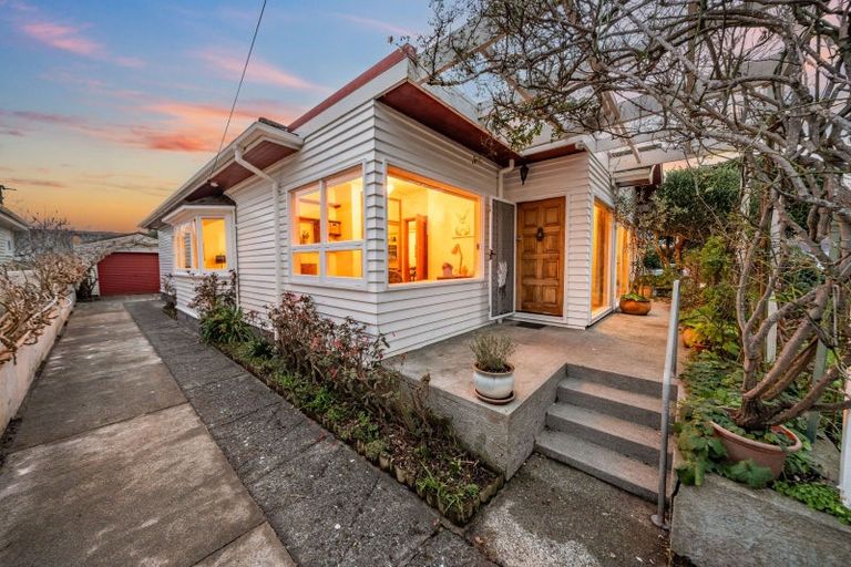 Photo of property in 35 Ropata Crescent, Boulcott, Lower Hutt, 5010