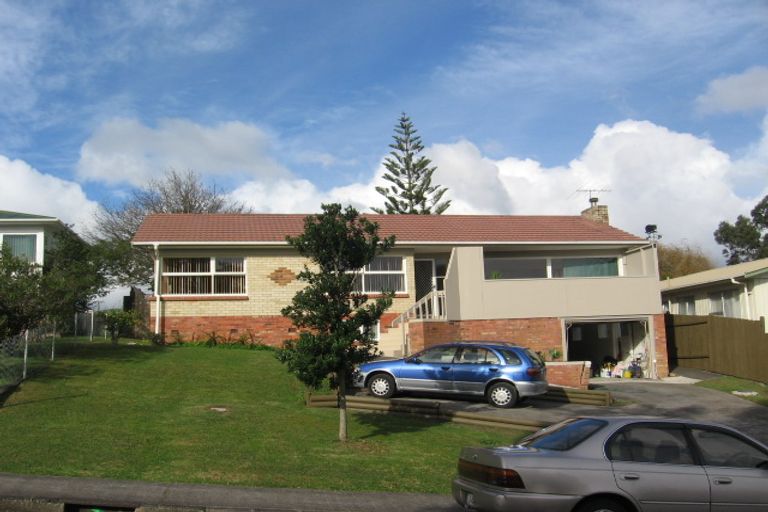 Photo of property in 41 Noall Street, Te Atatu Peninsula, Auckland, 0610