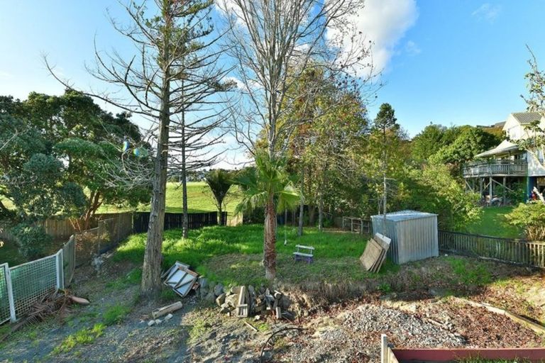 Photo of property in 22 Delshaw Avenue, Stanmore Bay, Whangaparaoa, 0932