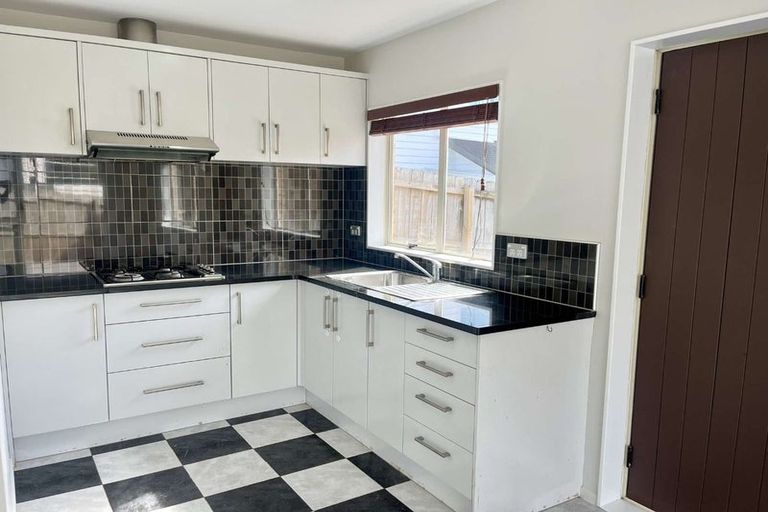 Photo of property in 26 Lismore Way, Oteha, Auckland, 0632