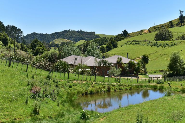 Photo of property in 370 Lowe Road, Hikurangi, 0181