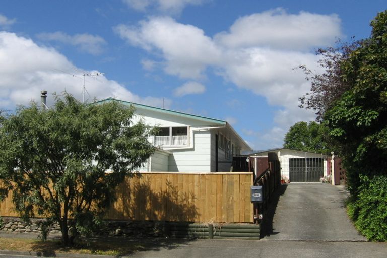 Photo of property in 1/32 Hartford Crescent, Totara Park, Upper Hutt, 5018