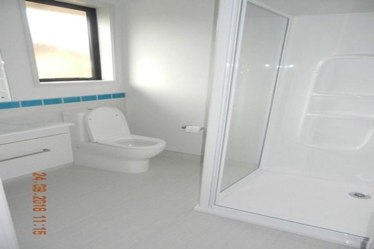 Photo of property in 3 Miami Place, One Tree Point, 0118