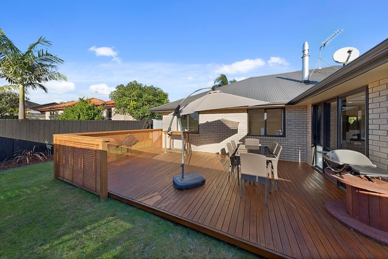 Photo of property in 3 Four Oaks Place, Pukekohe, 2120