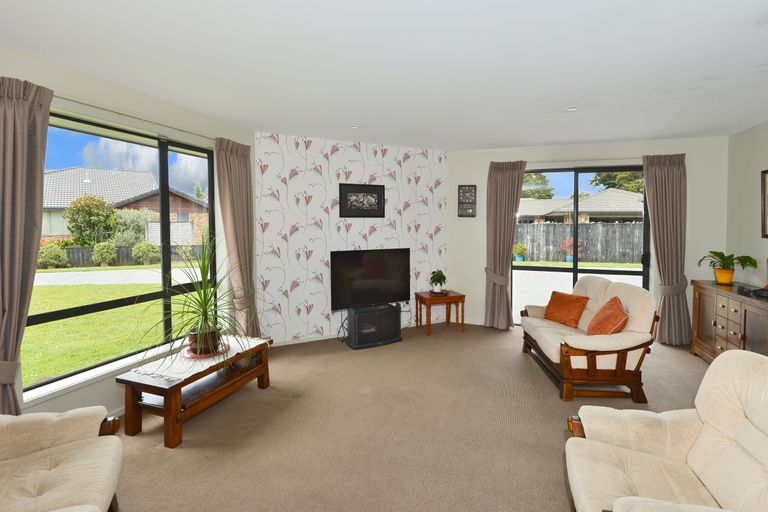 Photo of property in 11 Mcainch Place, Te Kamo, Whangarei, 0112