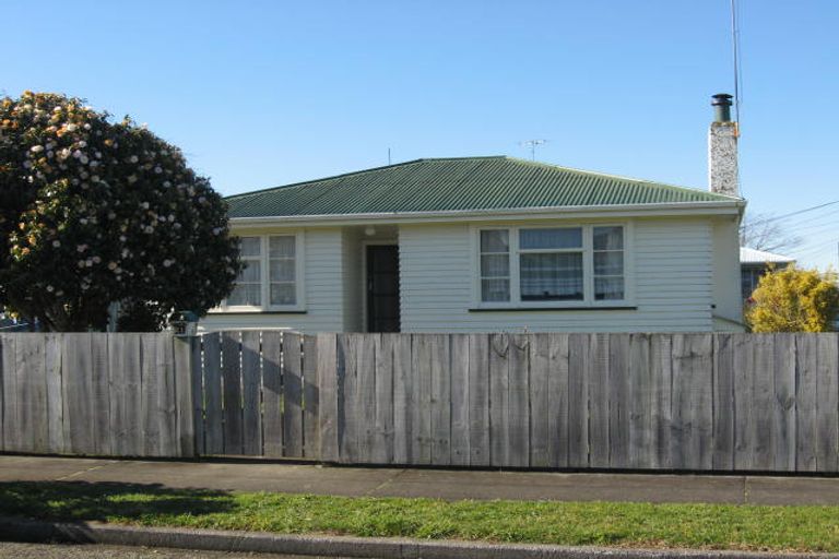 Photo of property in 21 Diamond Street, Carterton, 5713