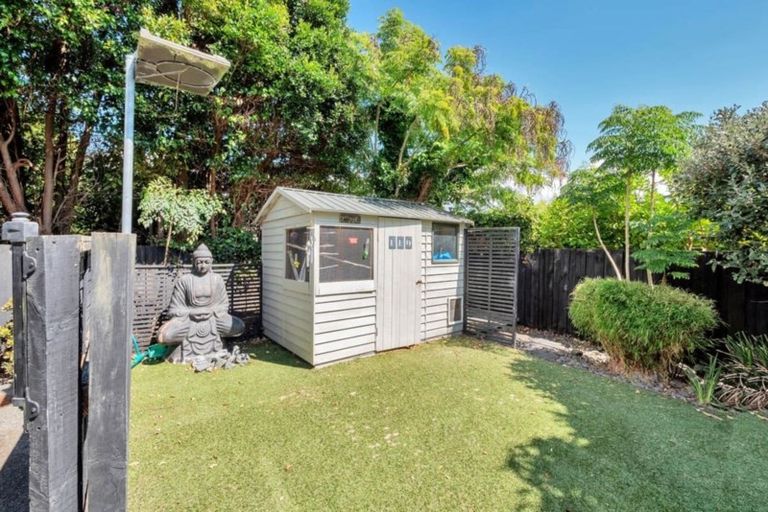 Photo of property in 2/41 Selwyn Crescent, Forrest Hill, Auckland, 0620