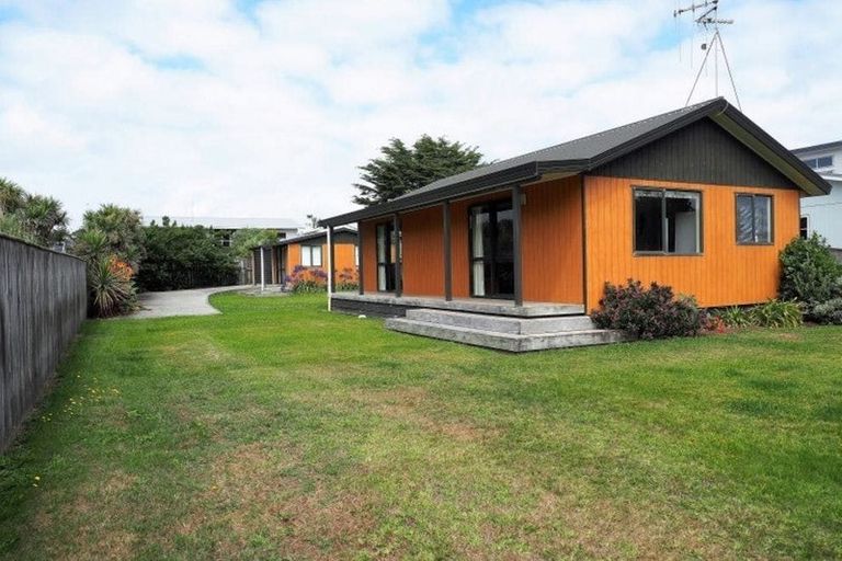 Photo of property in 66 Park Avenue, Waitarere Beach, Levin, 5510