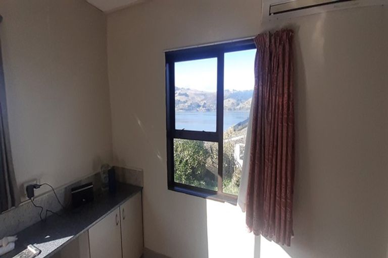 Photo of property in 20 Athol Place, Ravensbourne, Dunedin, 9022