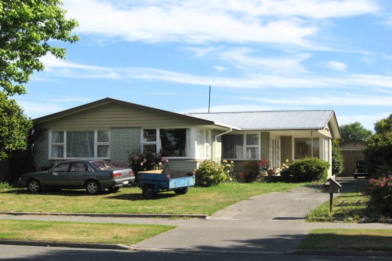 Photo of property in 73 Woodbury Street, Russley, Christchurch, 8042