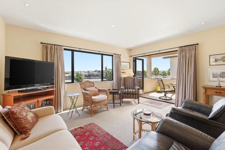 Photo of property in 5b Putiki Drive, Durie Hill, Whanganui, 4500