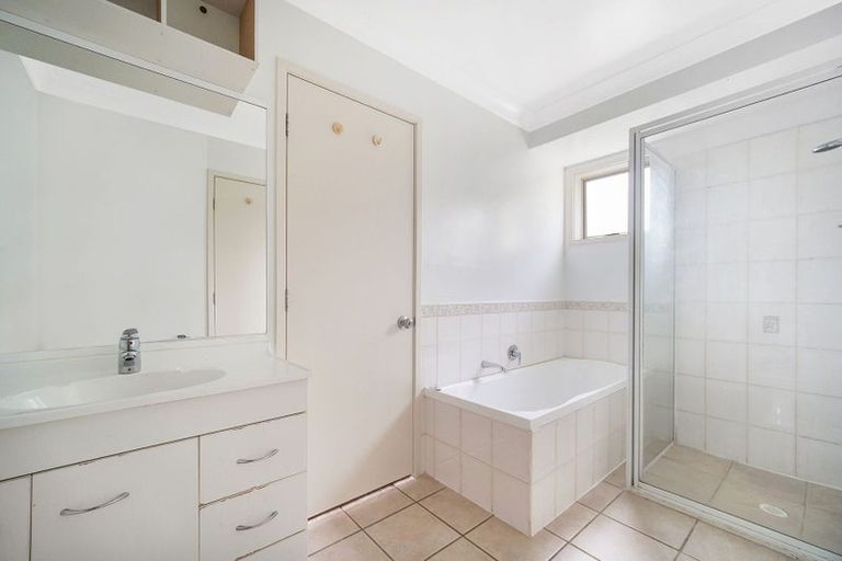 Photo of property in 5 Kasia Close, Massey, Auckland, 0614