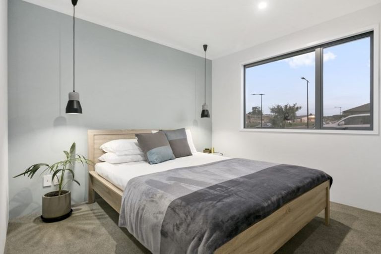 Photo of property in 67 Twin Parks Rise, Papakura, 2110