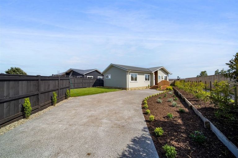 Photo of property in 25 Maple Crescent, Whalers Gate, New Plymouth, 4310