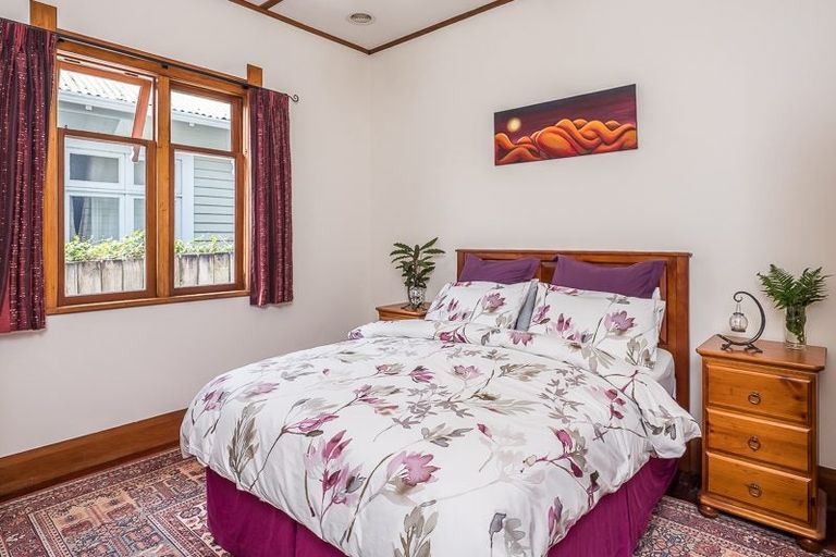 Photo of property in 43 Fairview Crescent, Kelburn, Wellington, 6012