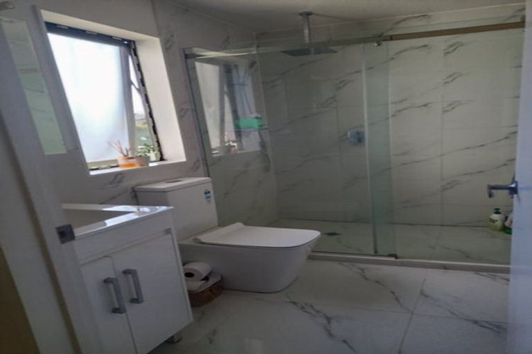 Photo of property in 21 Oaktree Avenue, Browns Bay, Auckland, 0630