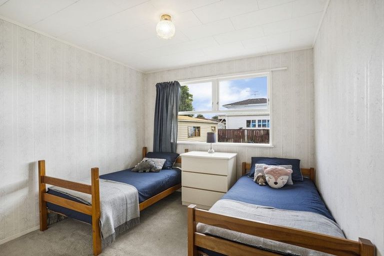 Photo of property in 37 Reelick Avenue, Pakuranga Heights, Auckland, 2010