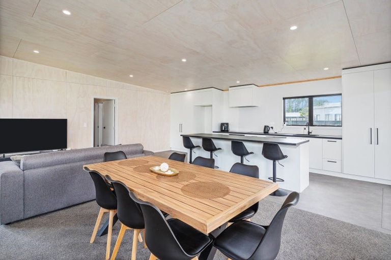 Photo of property in 5 Riria Way, Matarangi, 3592