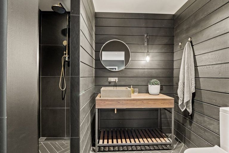 Photo of property in 1 Larkins Way, Arthurs Point, Queenstown, 9371