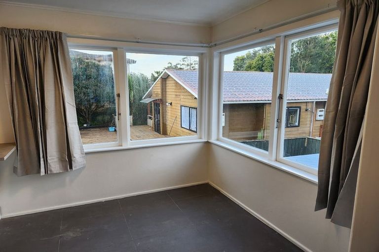 Photo of property in 1/8 Alston Avenue, Kelston, Auckland, 0602
