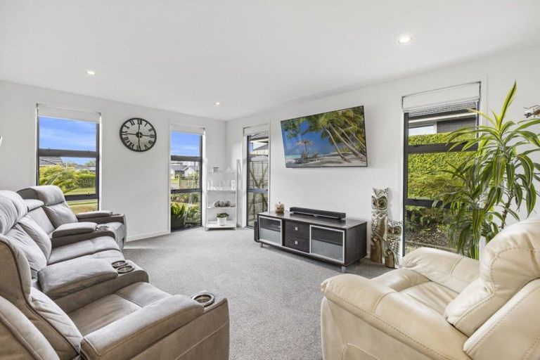 Photo of property in 105 Penetaka Heights, Pyes Pa, Tauranga, 3112