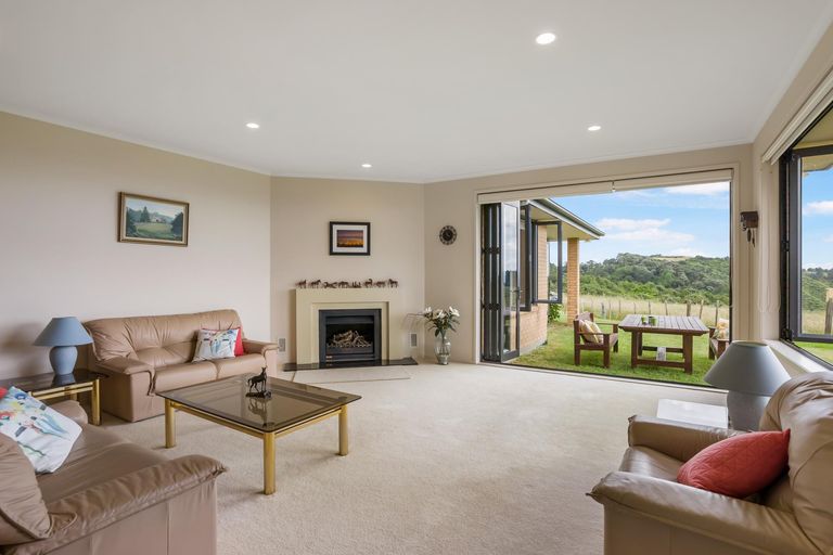 Photo of property in 807 Ponga Road, Opaheke, Papakura, 2584