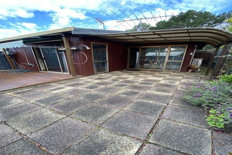 Photo of property in 1/13 Saddleback Rise, Murrays Bay, Auckland, 0630