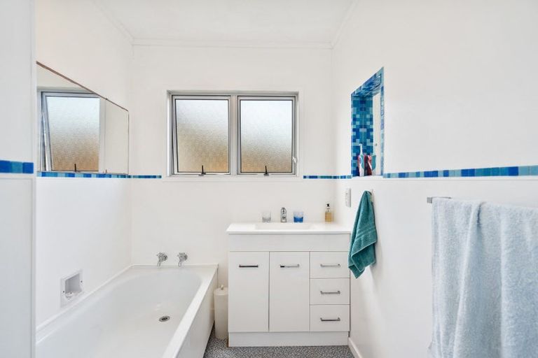 Photo of property in 6 Waikaraka Beach Road, Tamaterau, Whangarei, 0174