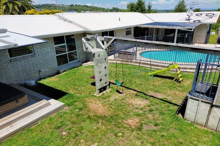 Photo of property in 2/6 Armstrong Grove, Hilltop, Taupo, 3330