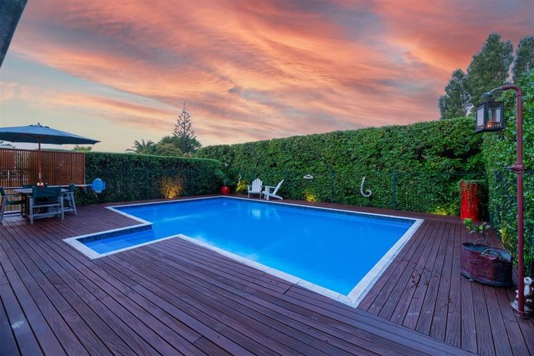 Photo of property in 38 Marywil Crescent, Hillcrest, Auckland, 0627