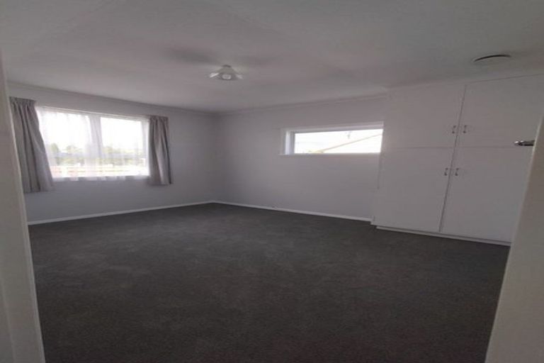 Photo of property in 143 Bartholomew Road, Levin, 5510