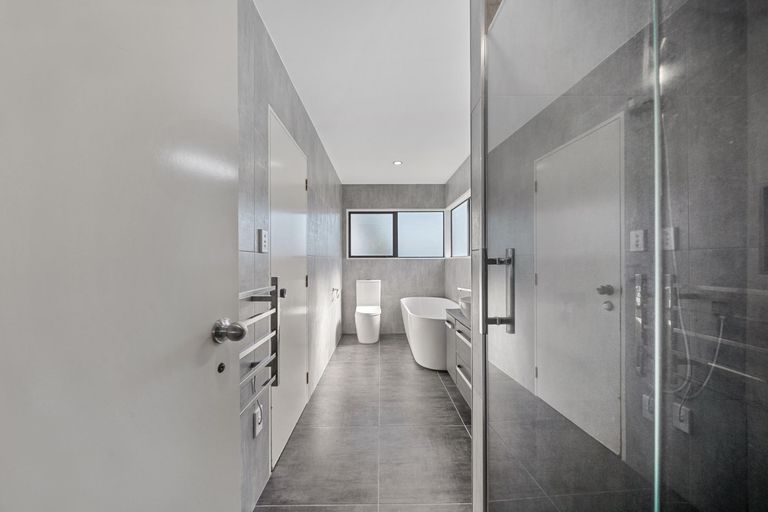 Photo of property in 1 Dalmahoy Place, Wattle Downs, Auckland, 2103