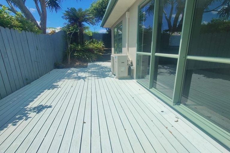 Photo of property in 6 Chadlington Avenue, Henderson, Auckland, 0612