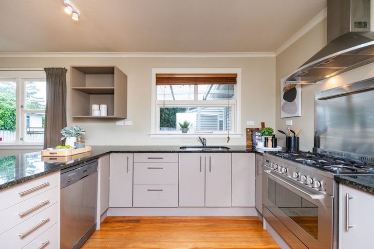 Photo of property in 4 Woodstock Place, Hokowhitu, Palmerston North, 4410