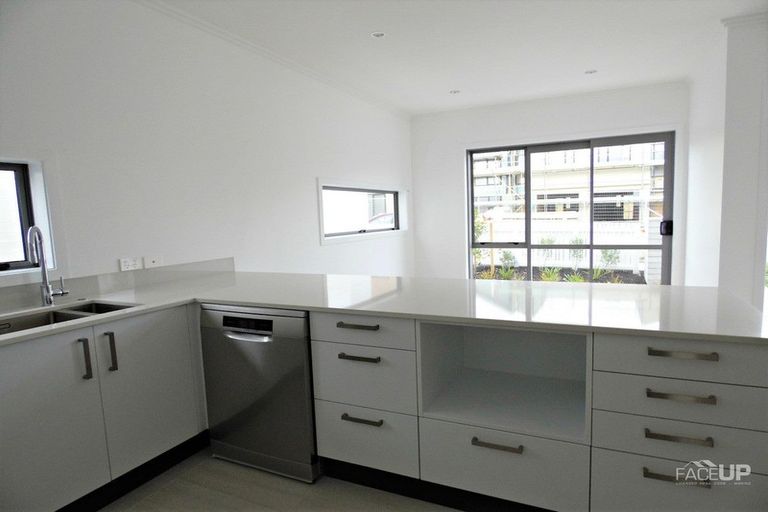 Photo of property in 24 Saltmarsh Road, Hobsonville, Auckland, 0616