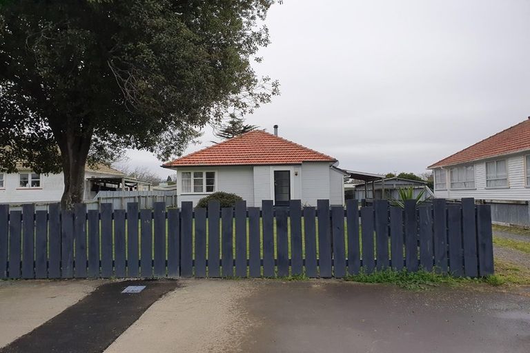Photo of property in 10 Victor Street, Dannevirke, 4930