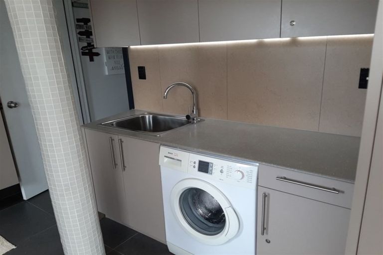 Photo of property in 50 Hillcrest Road, Papatoetoe, Auckland, 2025