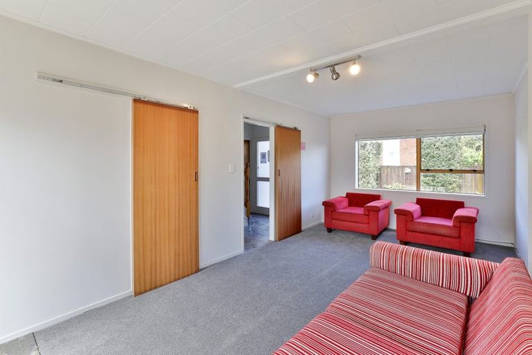 Photo of property in 1/27 Rangitoto Terrace, Milford, Auckland, 0620