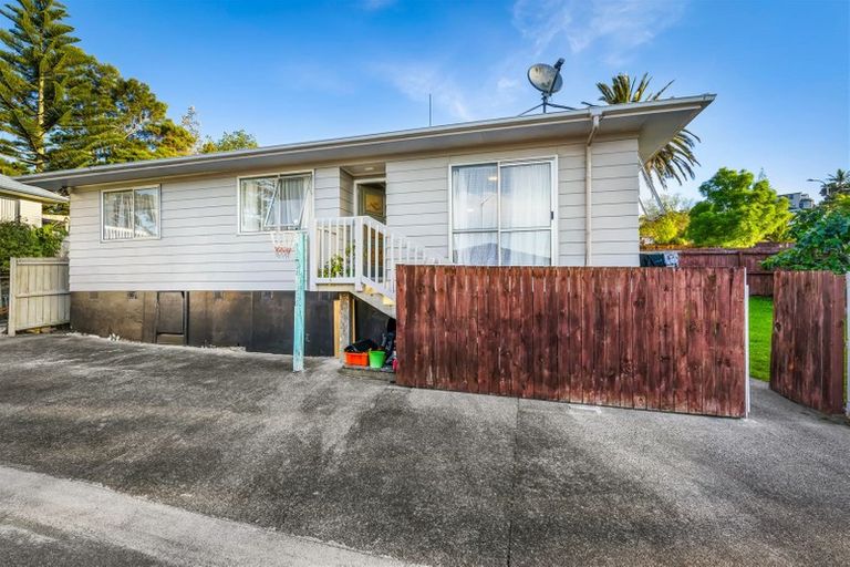 Photo of property in 7 Garton Drive, Massey, Auckland, 0614